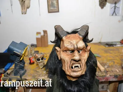 4. Maskenausstellung 2014 Bild 9